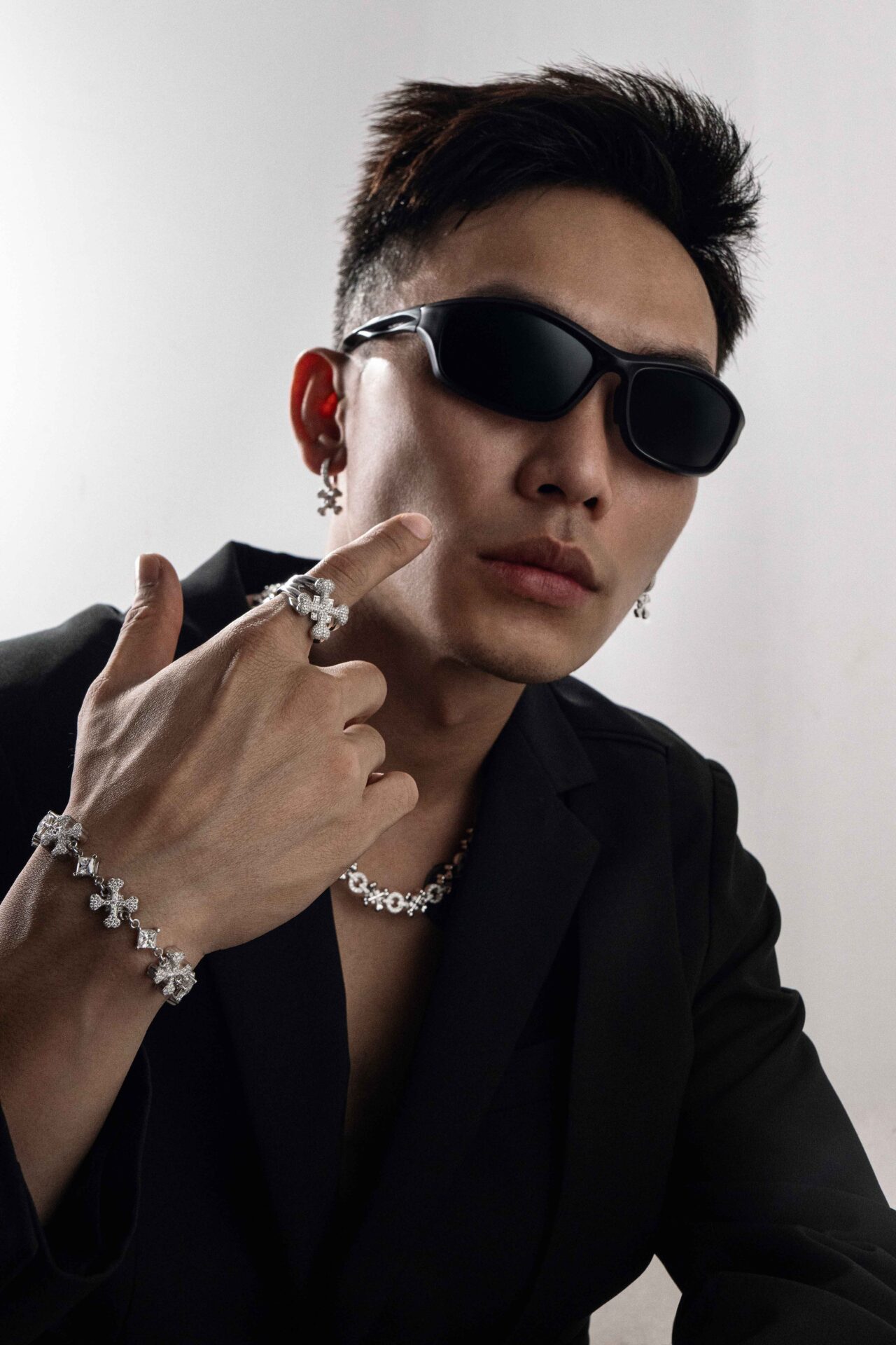 Bộ sưu tập Bone To Be dành cho những ai theo đuổi phong cách nổi loạn, cá tính và chất chơi.