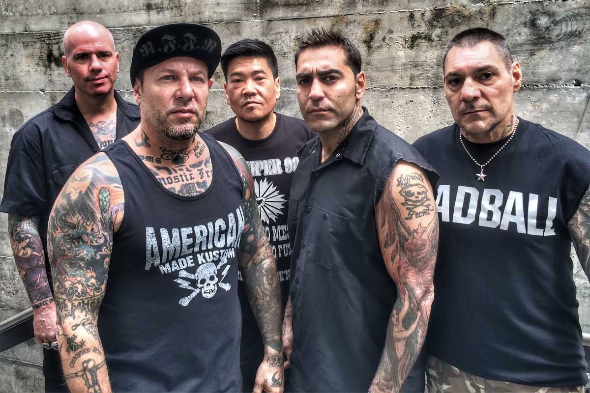 Hardcore Punk tập trung vào các chi tiết đơn giản và thoải mái