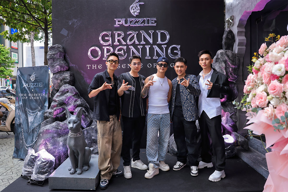 Khách mời TiTi (HKT) cùng các thành viên Puzzie.